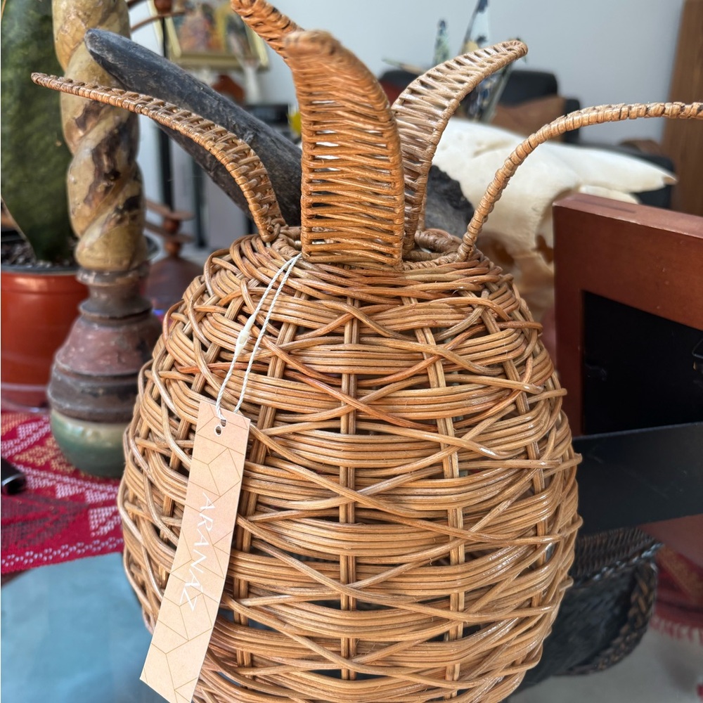 Brown Pineapple Woven Candle Basket Accent with everlasting candle